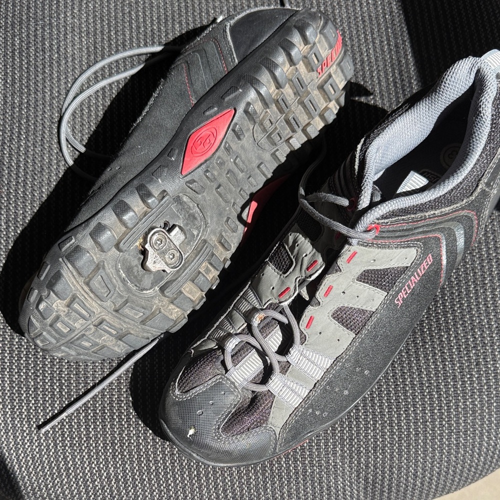 Specialized Men’s Black, Gray & Red Mountain Cycling Shoes